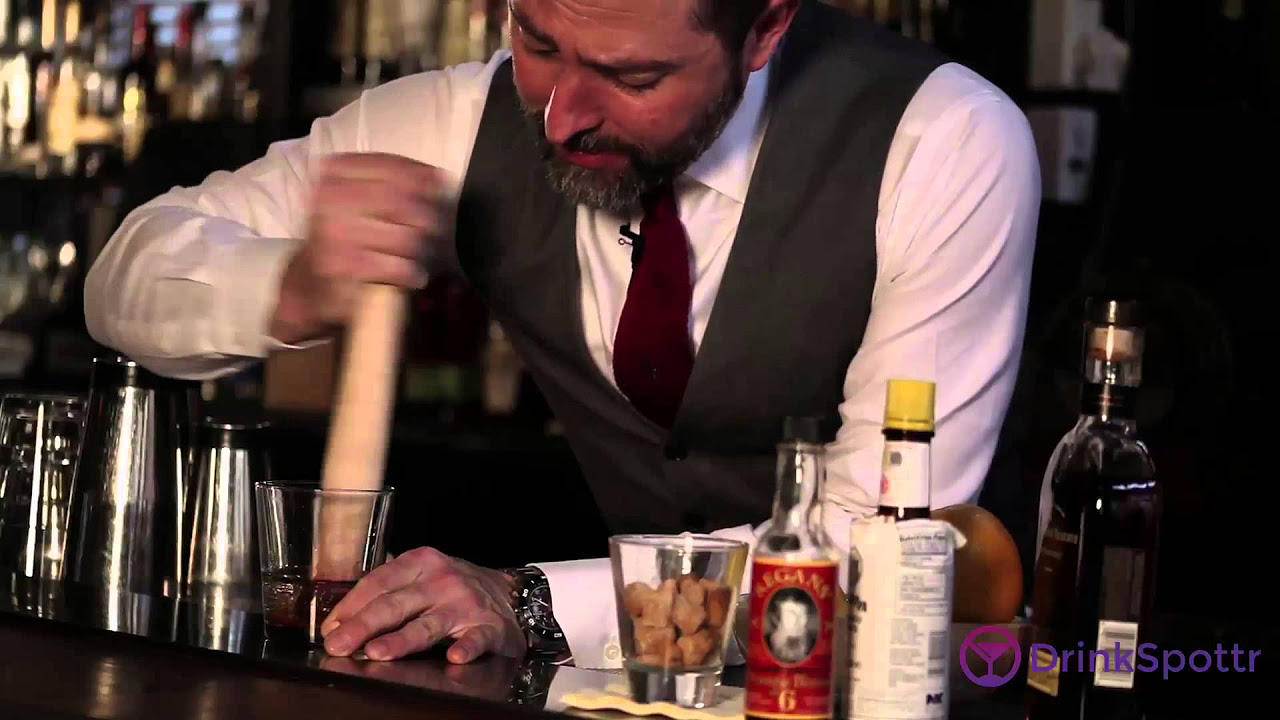 Ein Old Fashioned Whisky Cocktail in der ProfiLiga - Der DON LOCKWOOD mixt Islay und Bourbon 😳😘🔥