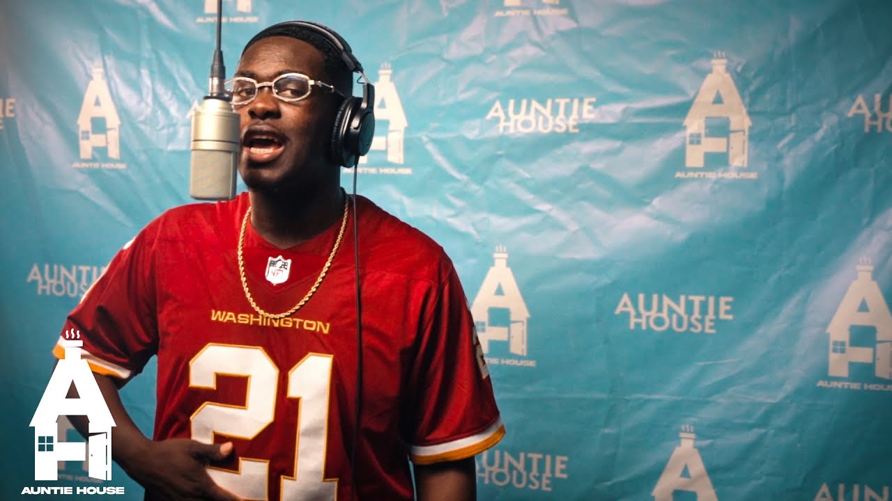 Kenny Davis - Damage  | Auntie House Performance At Backwoods & Bonfires 👵🏾🏡🎙🔥