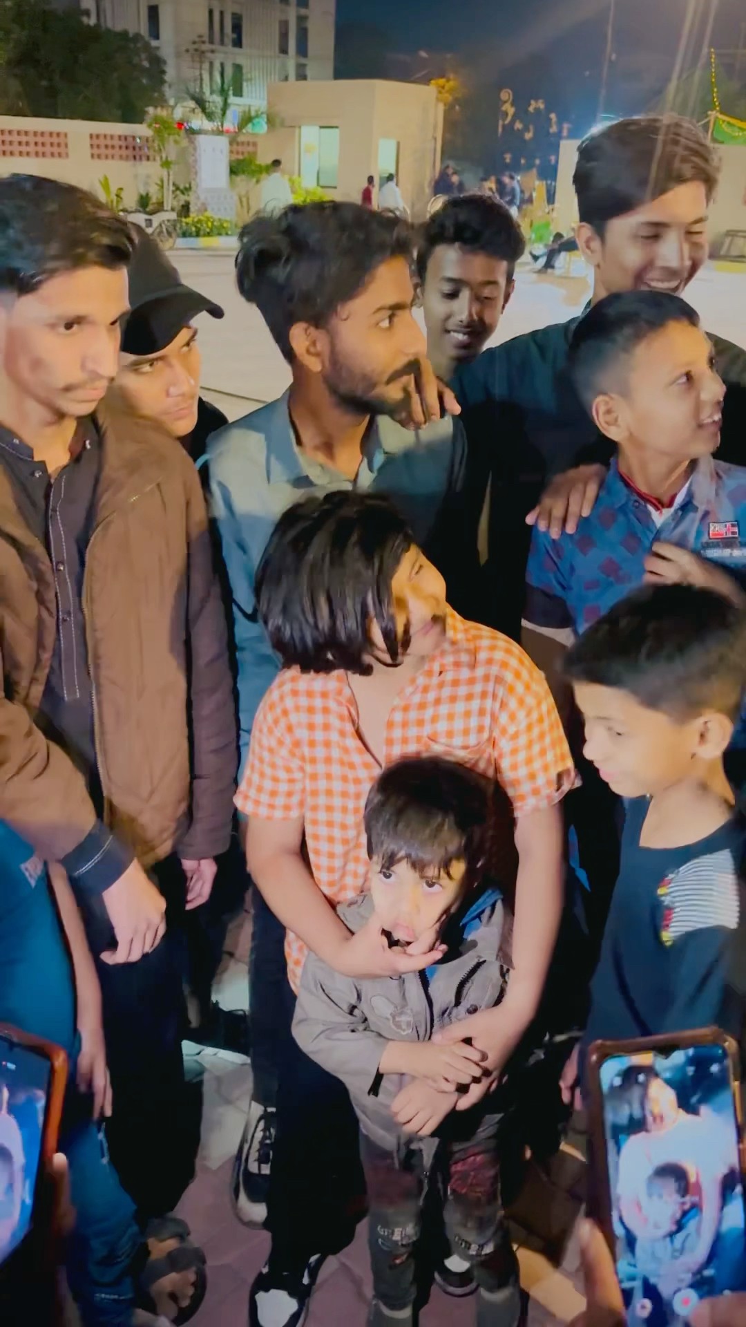 Bacha Ali sy mil k rony lag gaya ? || fan moment || #viralvideo #trending #foryou #fortoupage