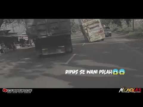  Truk  kuninga bawa muatan kayu oleng  parah cctv Ngawi  