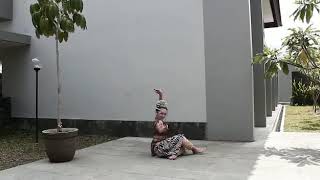 Jangan lewatkan Tari manggung deui setelah nama di rumah