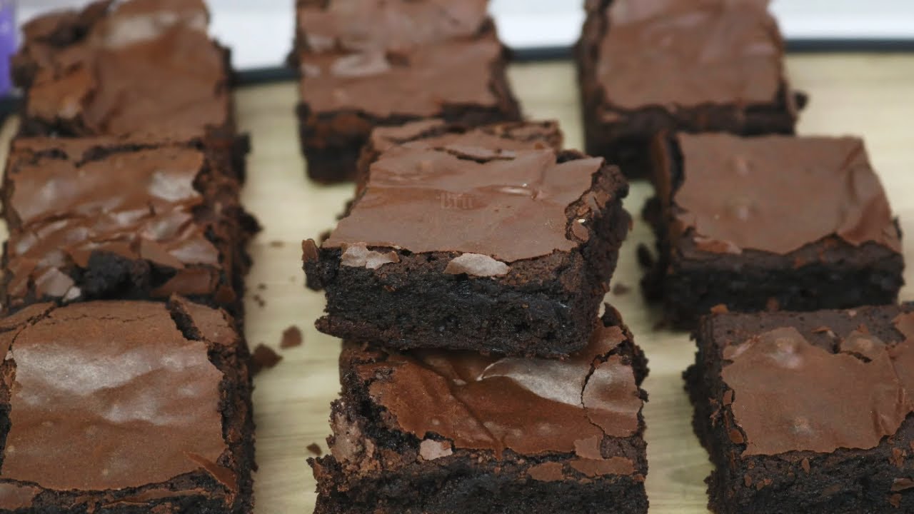 ESSE BROWNIE VAI TE SURPREENDER - BROWNIE SEM CHOCOLATE NOBRE E SEM MANTEIGA | BROWNIE ECONÔMICO