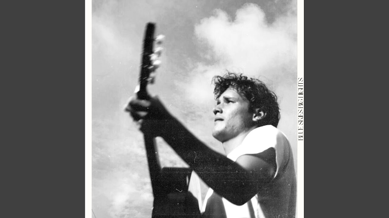 在 YouTube 上观看 Blue Skies, Big Nights 在 YouTube 上观看 Blue Skies, Big Nights