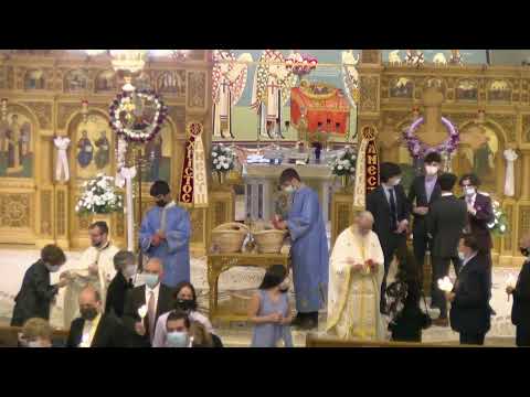 Videó: Hogyan Díszítik Az Ortodox Templomokat A Szentháromságon