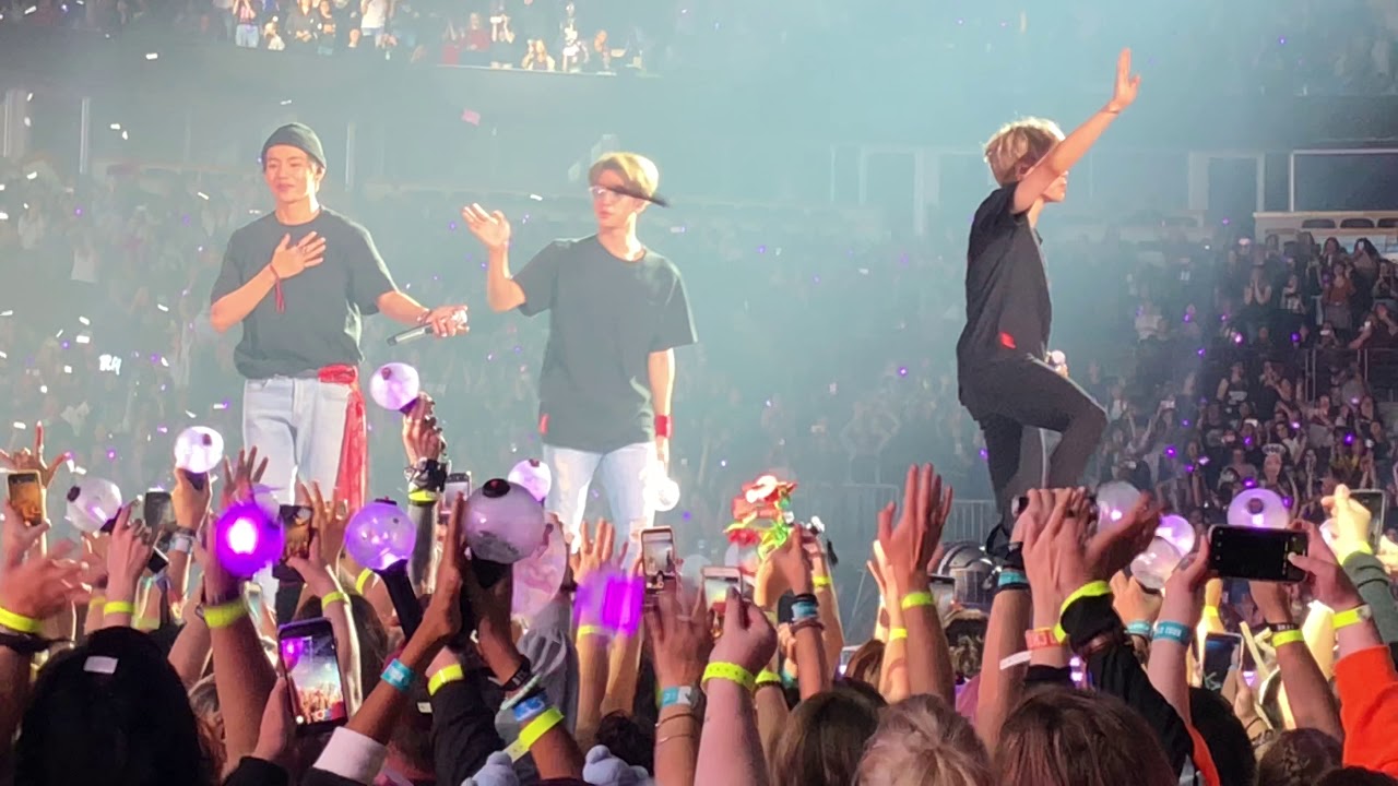 BTS - Answer : Love Myself [Live]