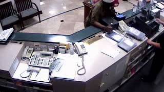 2013 0730 Dillards robbery video