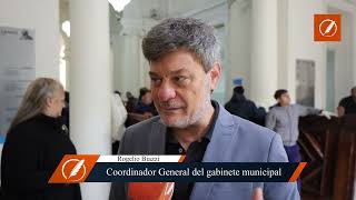 Srestauraron Y Colocaron La Puerta De La Municipalidad Estropeada Durante Una Protesta
