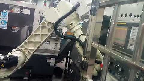 Runma Nachi 6-Axis Robot Working with CNC Machine