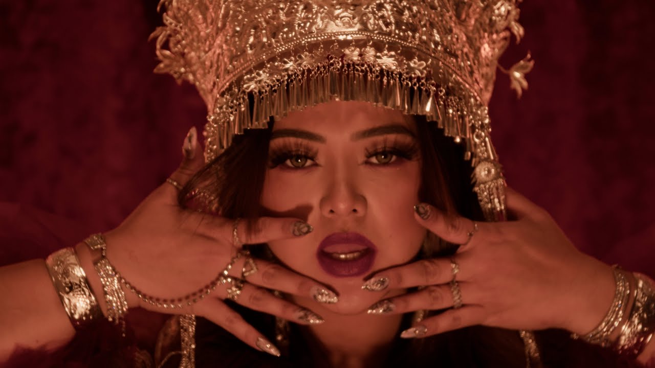 Hmong Girl Magic - TREASURE при участии Ninaco (официальный клип)