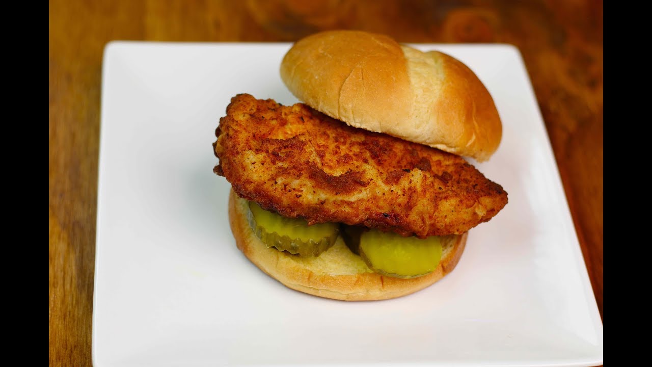 כריך עוף בסגנון Chick-fil-A