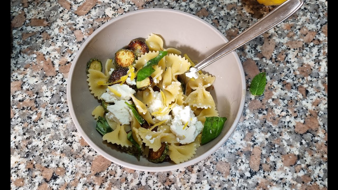 PASTA FREDDA CON ZUCCHINE E RICOTTA - YouTube