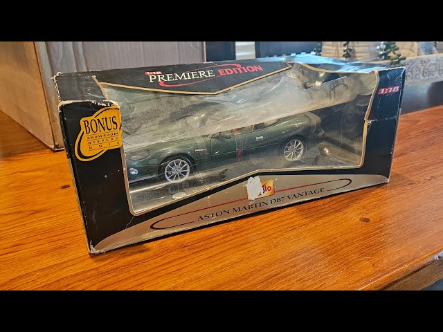 Aston Martin DB7 1/18スケールGUITOY DUNHILL Aston Martin DB7 1/18スケールGUITOY DUNHILL Guiloy 1/18