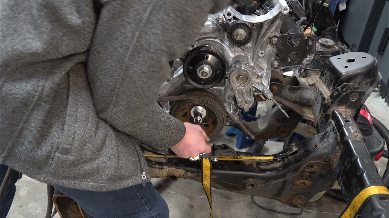 HOW TO INSTALL CRANKSHAFT PULLEY HARMONIC BALANCER WITH OUT TOOL - YouTube