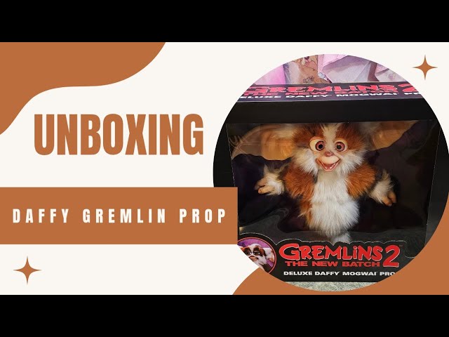 DO NOT GET HIM WET! OPENING & REVIEWING A Gremlins 2 Daffy Prop