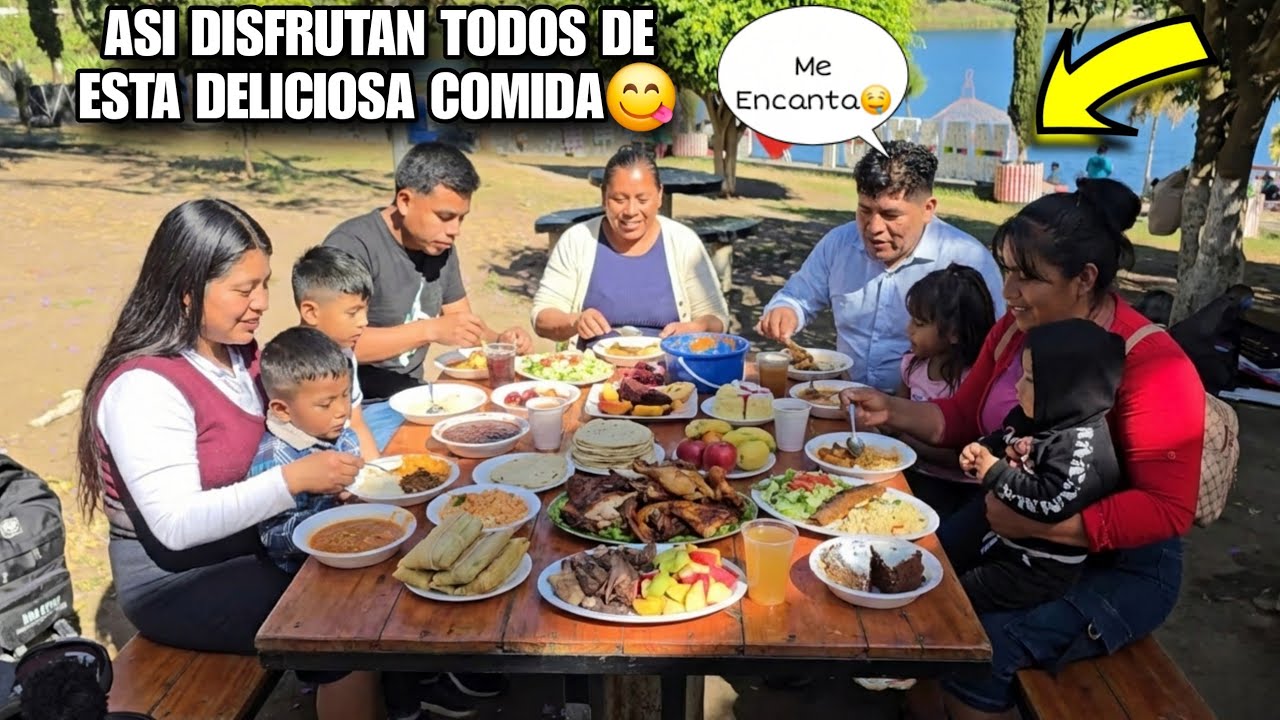 EDY y DAYSI Asi Disfrutan El Delicioso Desayuno🤤Miren Toda La Comida Que Hay😋Asi Lo Disfrutan Todos