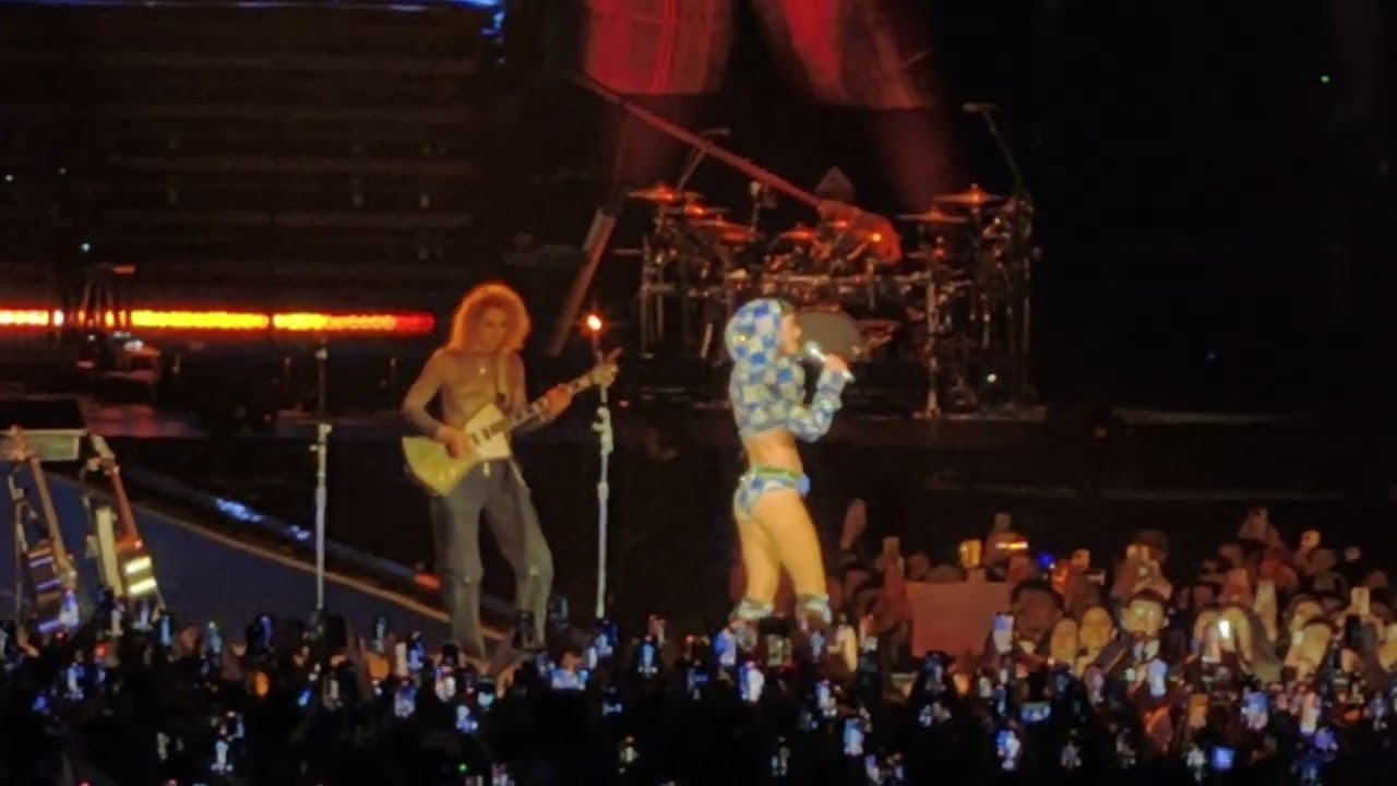 Harleys In Hawaii - Katy Perry en Chile Lifetimes Tour 