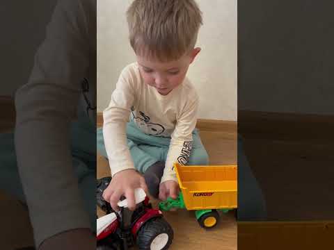 Дитяча іграшка трактор із причепом на пульті радіокеруванні Korody 6643, видео 1