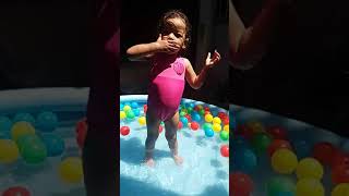 Minha Sobrinha Tá Na Piscina