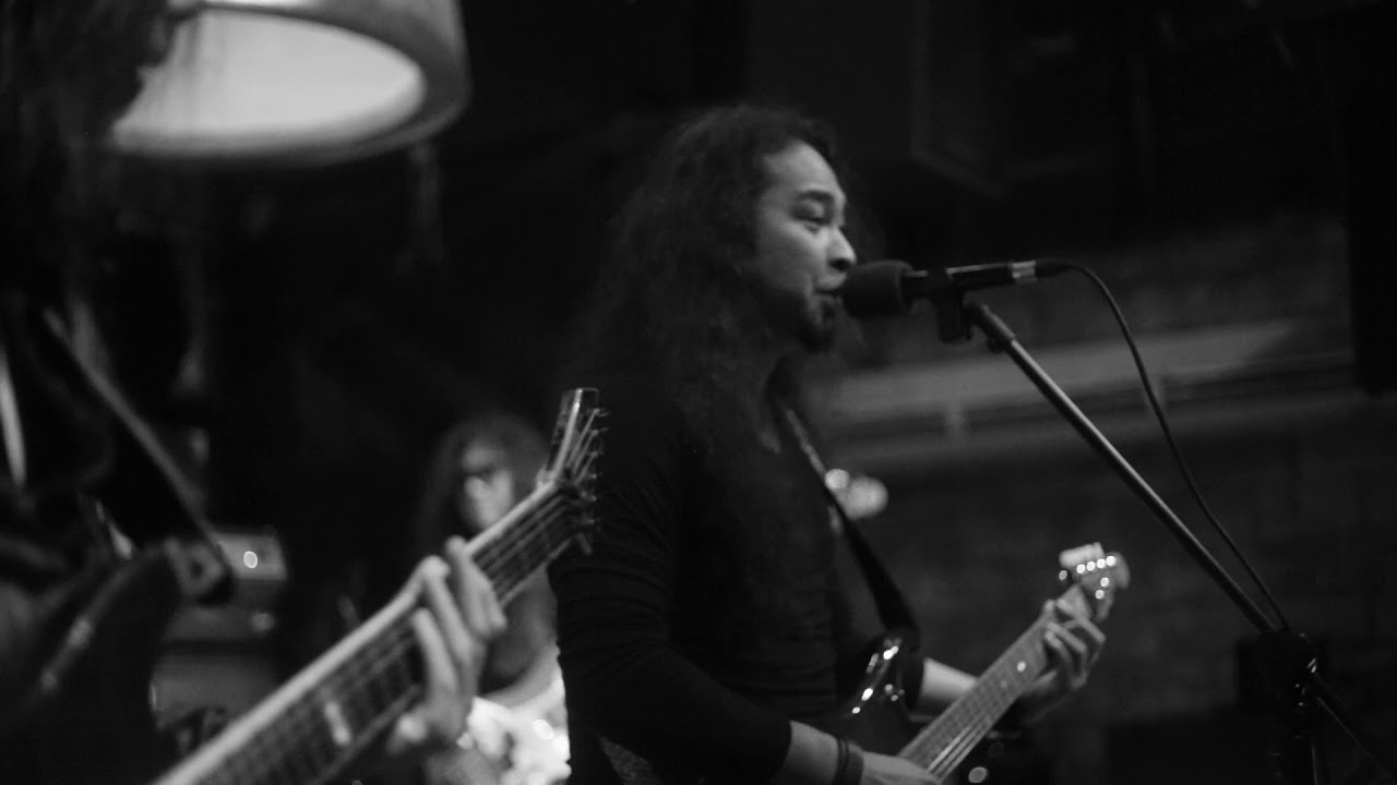 เมืองผีเสื้อ - ไฮร็อค Hi-Rock live at Parking Toys