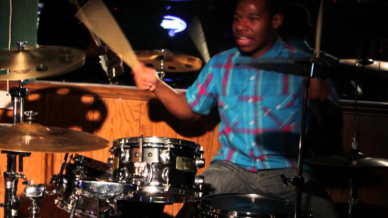 Undefined Band Opened Up For Trina - YouTube