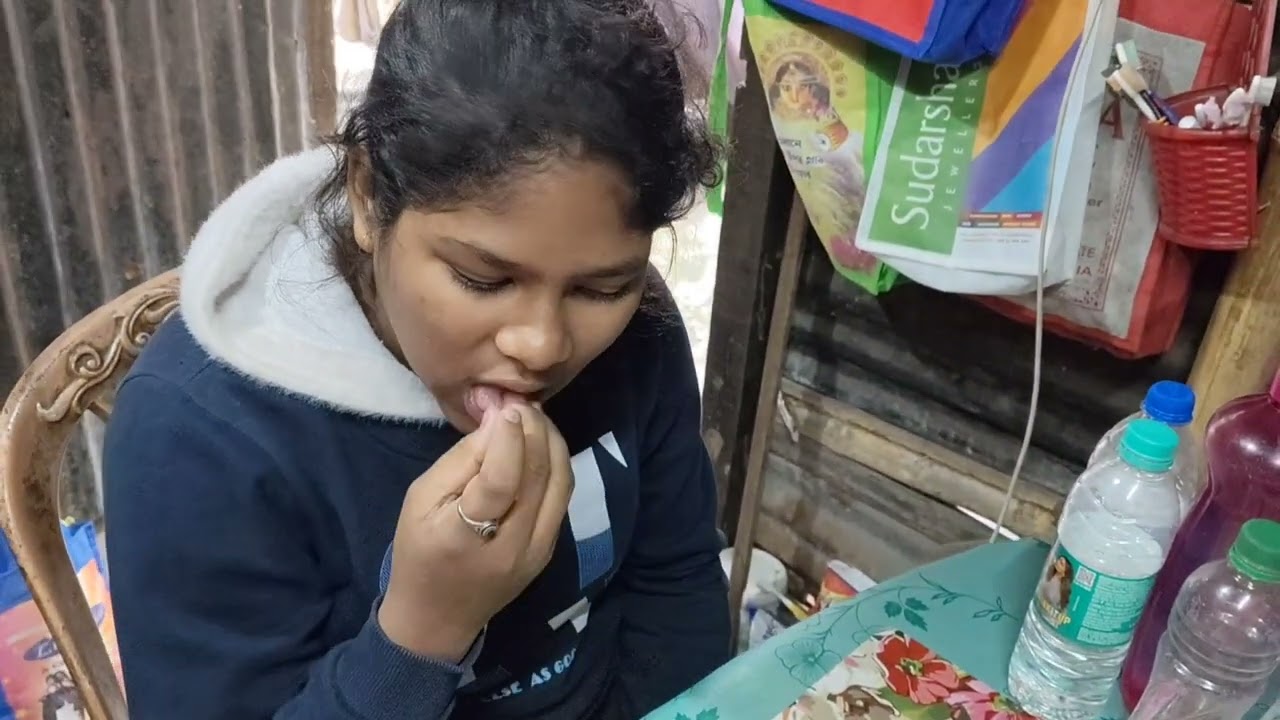 নতুন বছরের নতুন এক প্রতিজ্ঞা নিয়ে আজ থেকে আবারো  সংসারের কাজকর্ম শুরু করে দিলাম ||