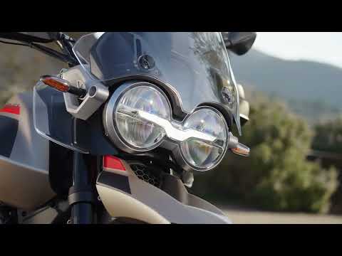 Yeni 2024 Moto Guzzi V85 TT Travel - Güzel Macera Motosikleti
