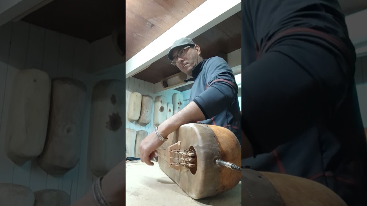 guembri sound No 5 60/123 one piece poplar with the pick up electric !!!