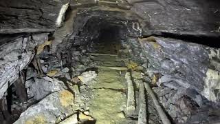 This abandoned mine is going to collapse at any moment 😳 #abandoned #explore #underground 