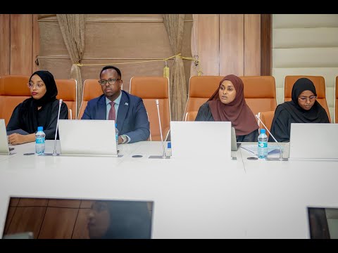 hqdefault MadaxWeene xasan Shiiq Maxamuud ayaa Lafilaayaa in uu Magacaabo R/wasare Kuxigeenkii 3 xaad ...