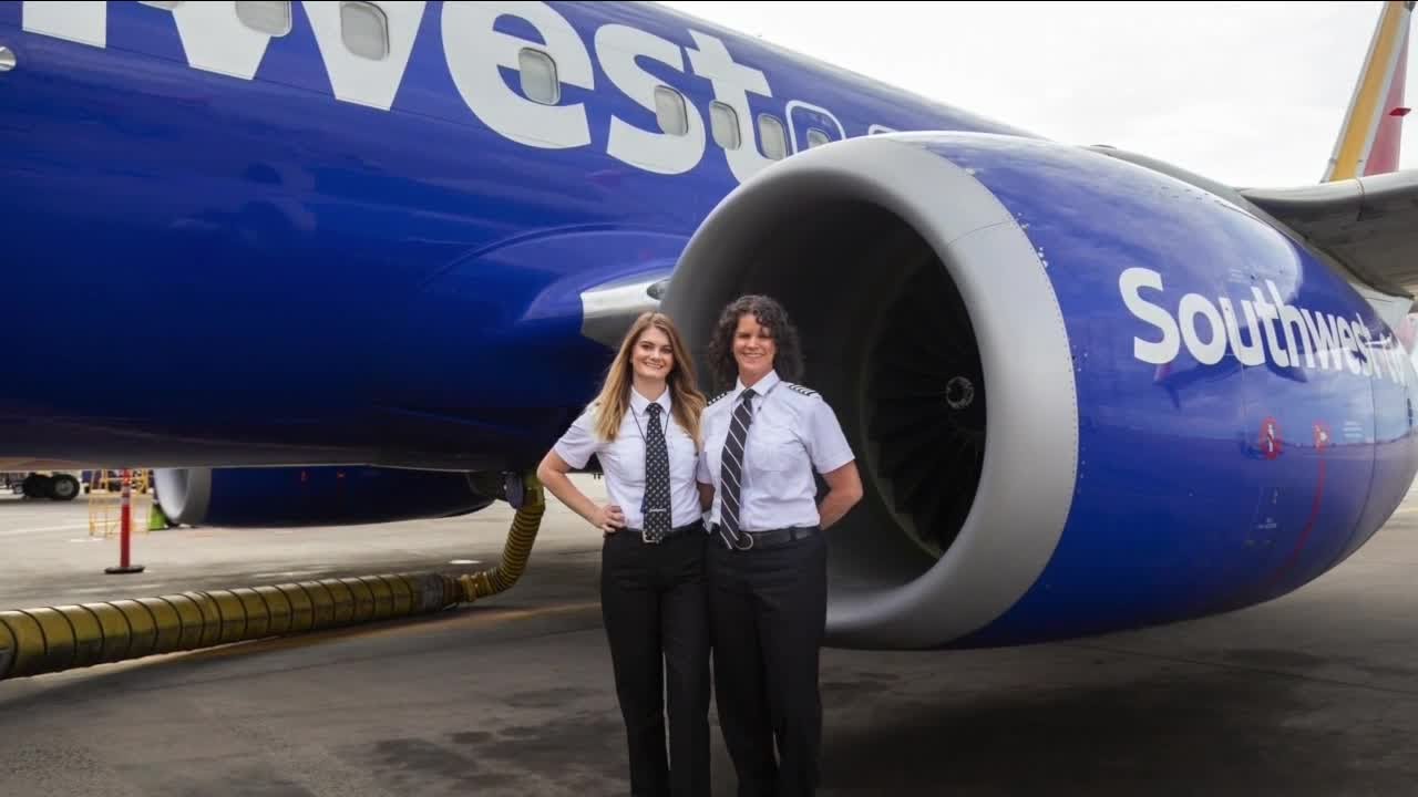 Southwest pilots become first mother-daughter duo to fly together, fulfilling lifelong dream - YouTube