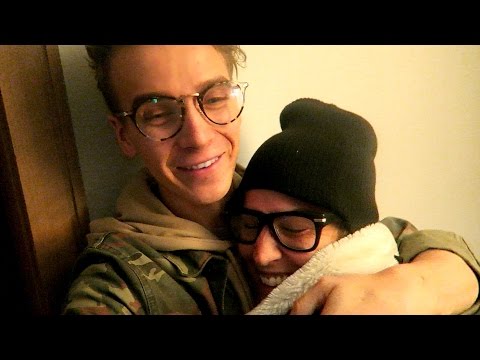 Video: Joe Sugg nettoverdi: Wiki, gift, familie, bryllup, lønn, søsken