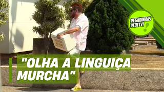 Download Lagu The guy just wanted to sell his snacks! | RedeTV! Pranks MP3