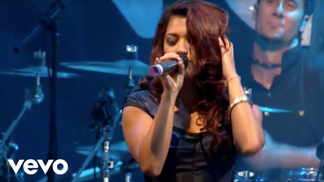 The Saturdays - Issues (Live At V Festival, 2009)