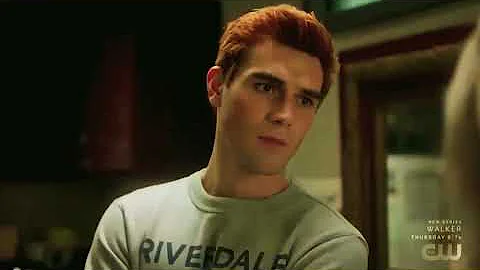 Riverdale - Betty and Archie flirt at School [5x06]
