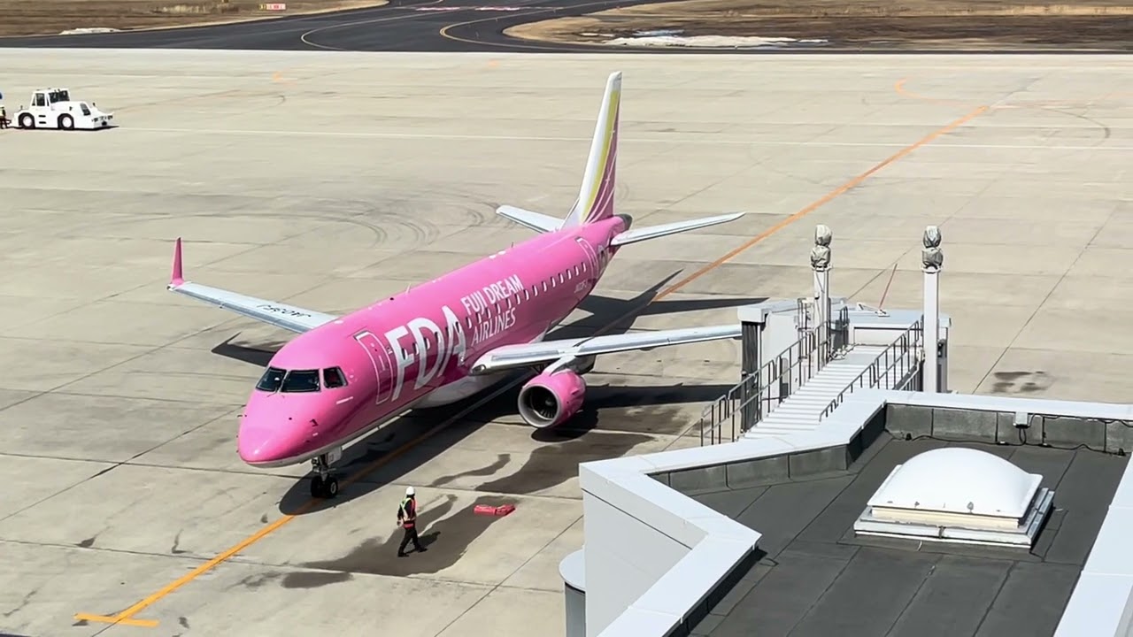 新潟空港の離陸&着陸シーン