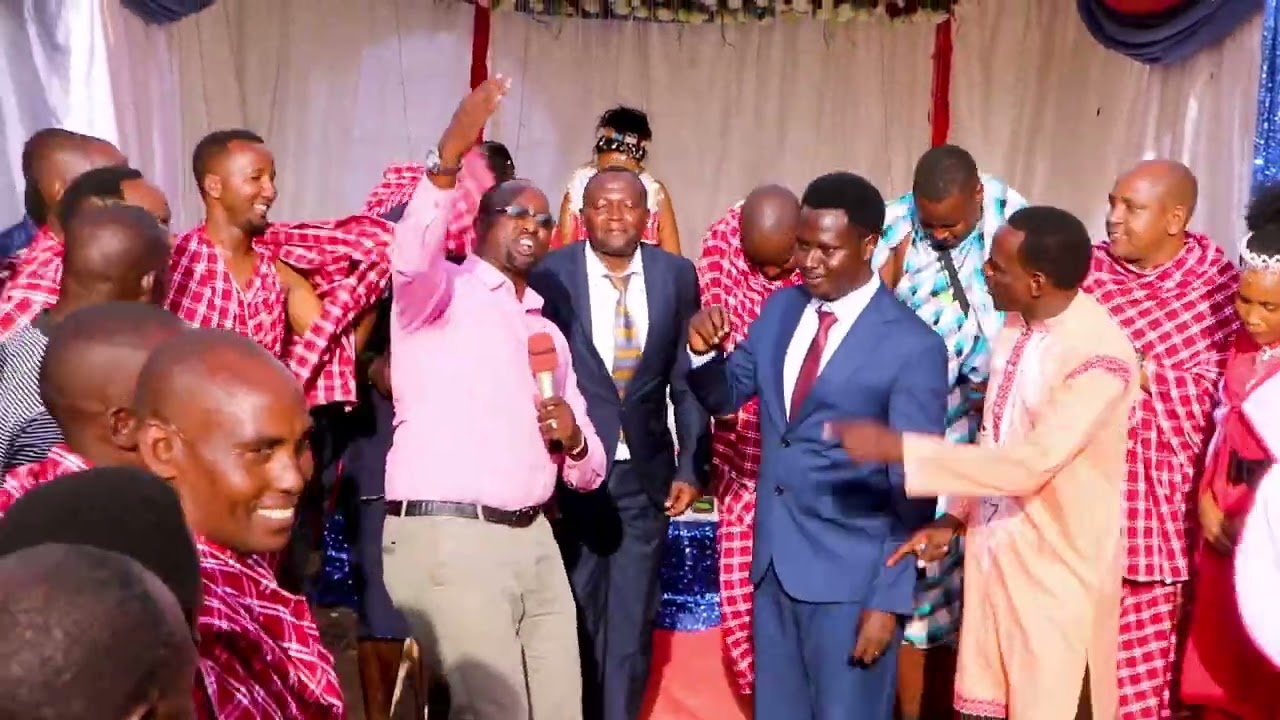 Wimbo wa bishop agustino laizer wamtoa machozi bibi harusi  usikubali kupitwa