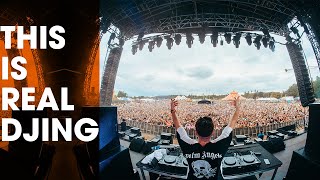 4 decks & 40,000 people... The best crowd of summer 2019?