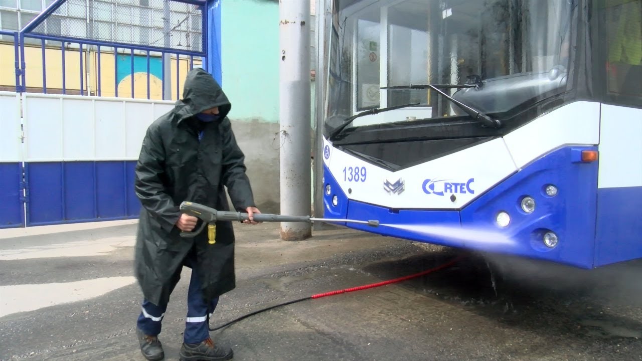 În troleibuz, în siguranță