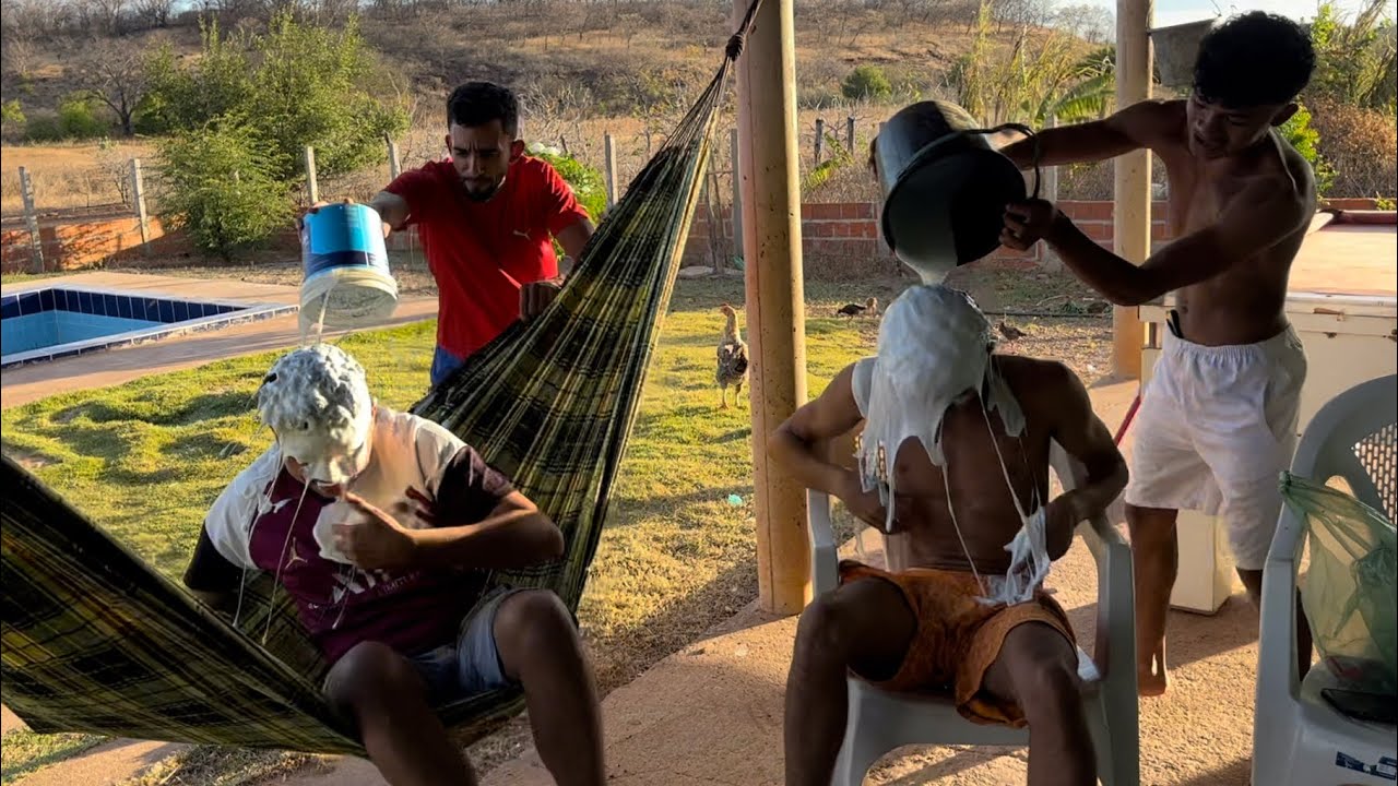 JOGAMOS UM BALDE DE COLA NELES!