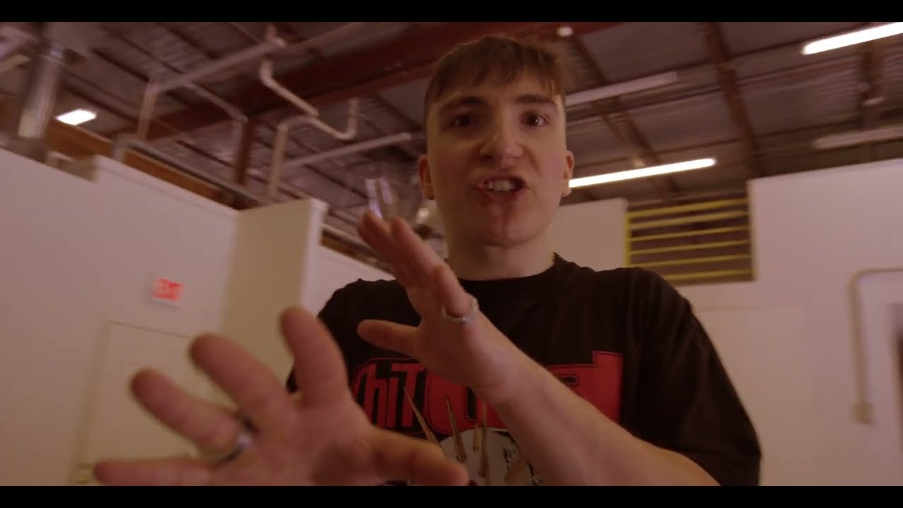 Hi Billie Eilish... (Official Video)