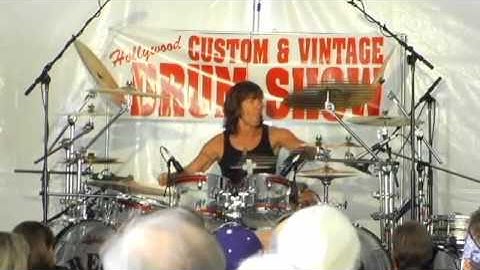 Bryan Hitt Plays Everything You Feel at the Hollywood Drum Show Oct 18 2009.m4v