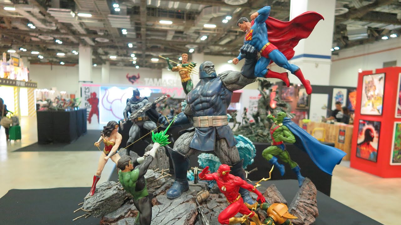 Download XM Studios Darkseid vs Justice League | SGCC 2019!