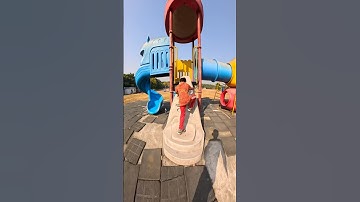 Bella ciao playground 🛝 parkour chasing pov