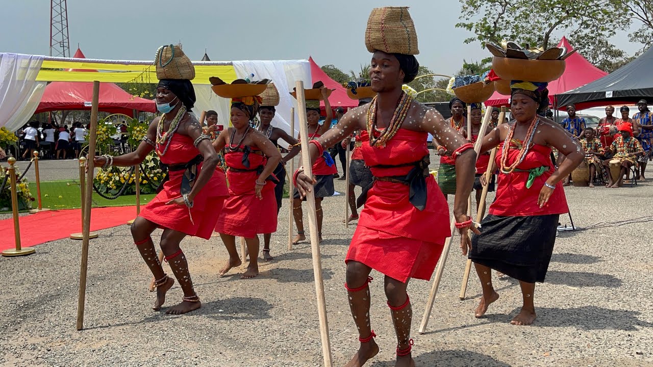 Watch How the Ewe tribe in Ghana escort the deceased to the hearse in a traditional manner
