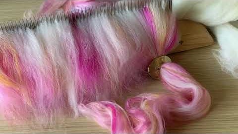 Loading a Hackle: Preparing Fiber for Spinning