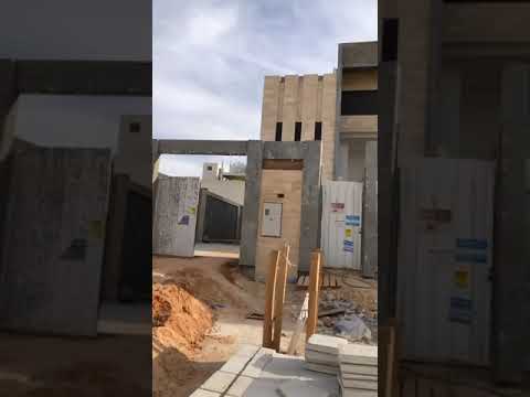 تصميم فله برنامج ترافنتينو مع بورسلان خشبي من محترف الواجهات