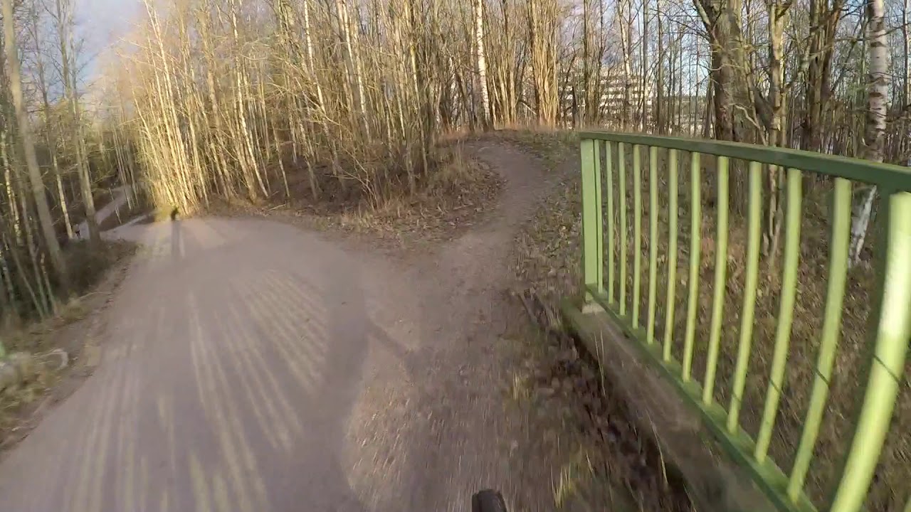 Lenkki Lauttasaaresta Helsingin keskuspuiston poluille