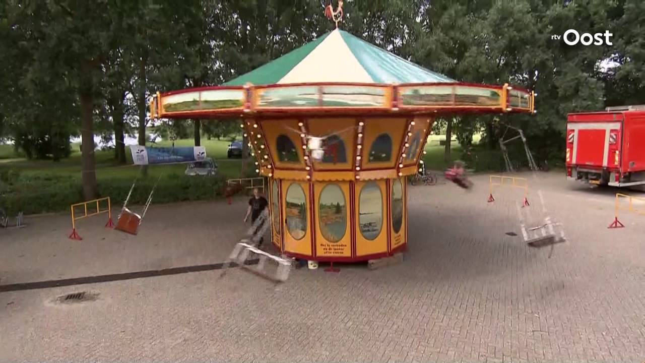 Mooi Overijssel in Zwartsluis: Waterpret met Bert Eeftink in het zwembad