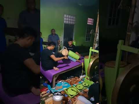 Gendang sumanga pengantin adat bugis makassar .