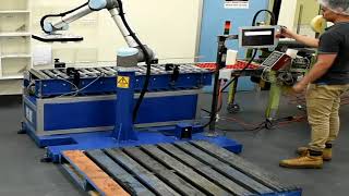 Universal Robots Automatic Relocatable Palletiser - The Robot People